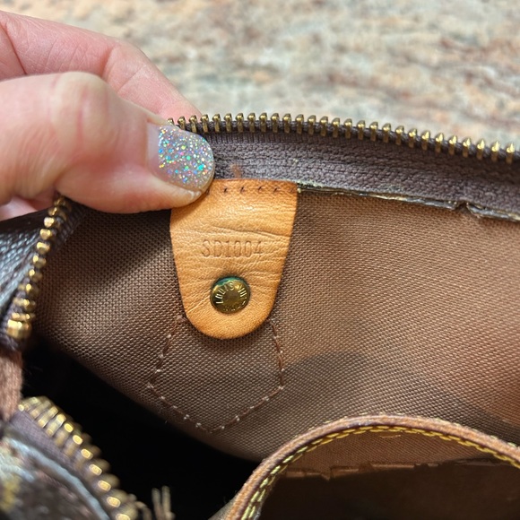 Authentic Louis Vuitton Handbag - Picture 8 of 11